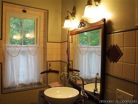 Plum Grove Inn Iowa City Oda fotoğraf
